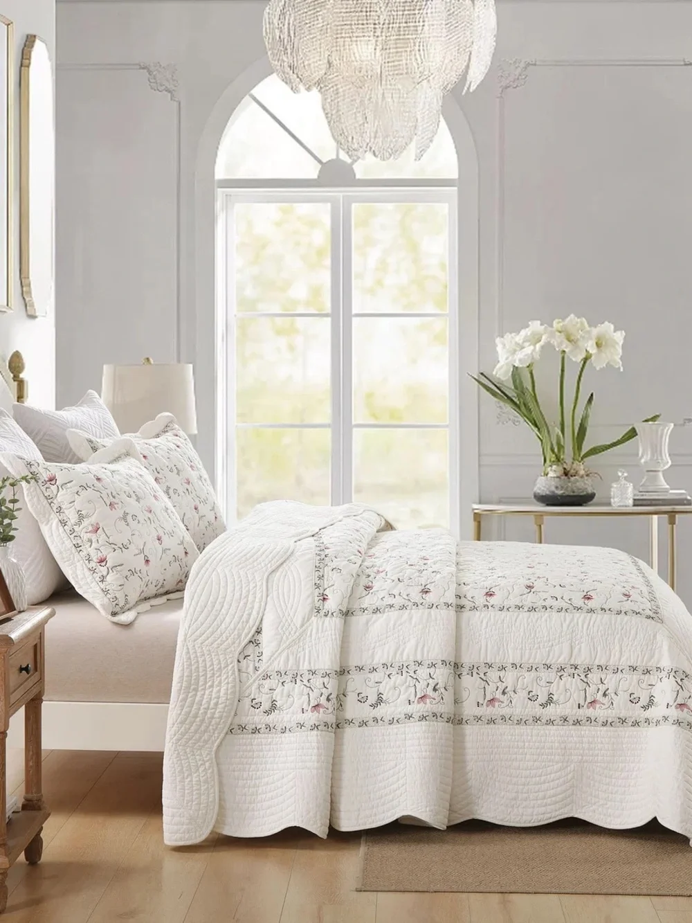 3 PIECE OVERSIZED 100% COTTON EMBROIDERED FLORAL QUILT BEDSPREAD